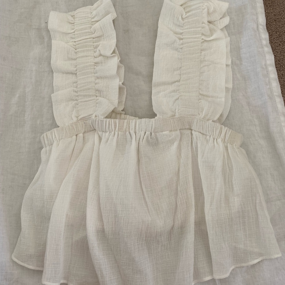 Vici ruffle sleeve crop top